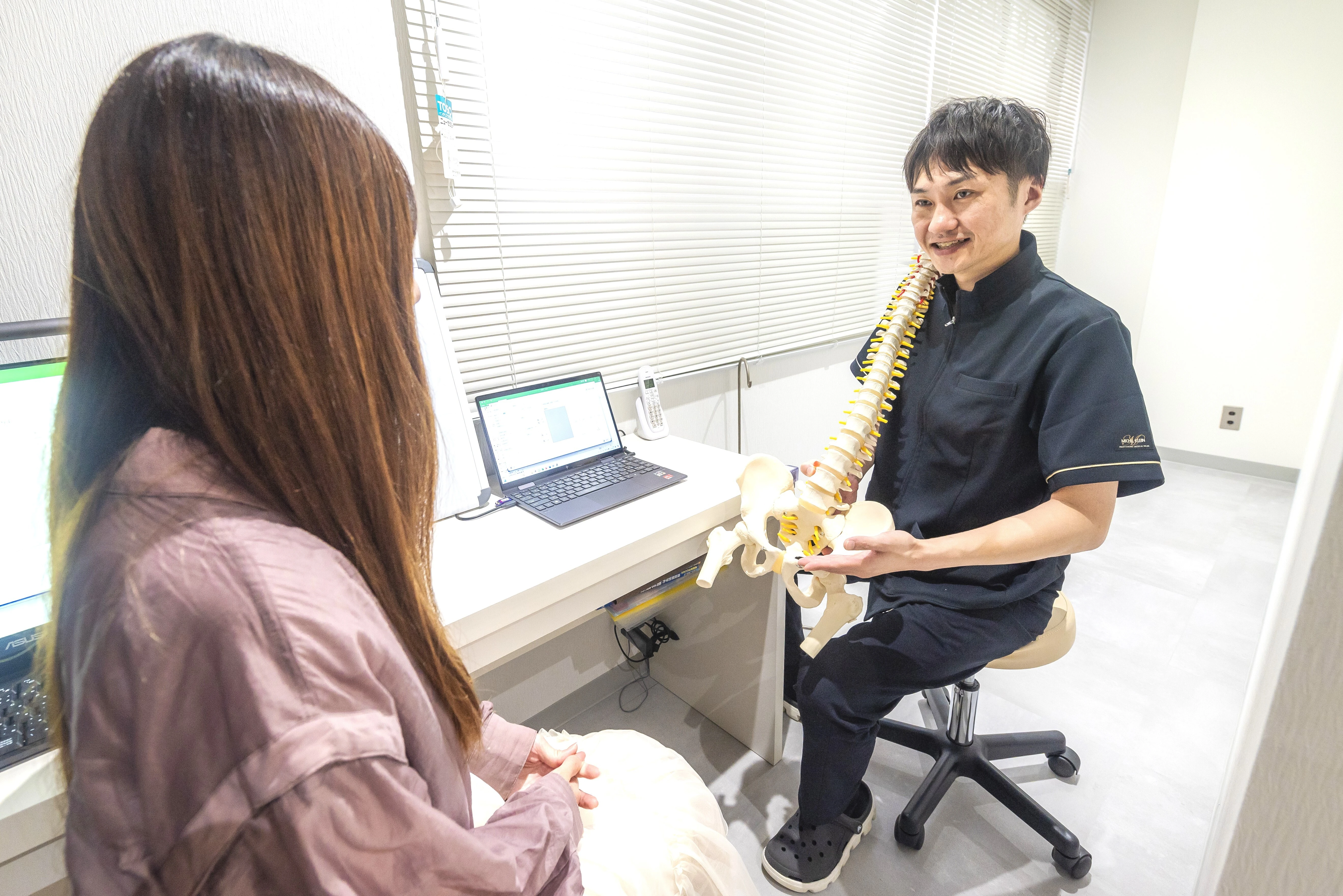 腰痛や坐骨神経痛を根本から解消！池袋東鍼灸整骨院がお悩みに寄り添います